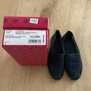 Navy blue mesh/leather Espadrille.